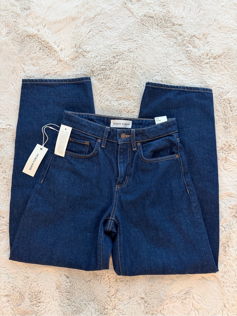 Aritzia Denim Forum Reese Relaxed Barrel Jeans Indigo Dark Blue